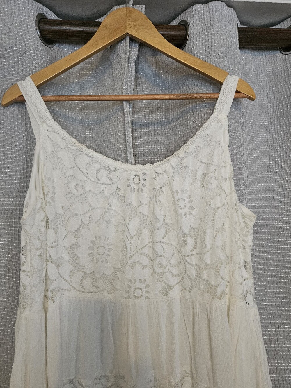 Signature by Robbie Bee Ivory Lace Tiered Midi Dress - Picture 6 of 13